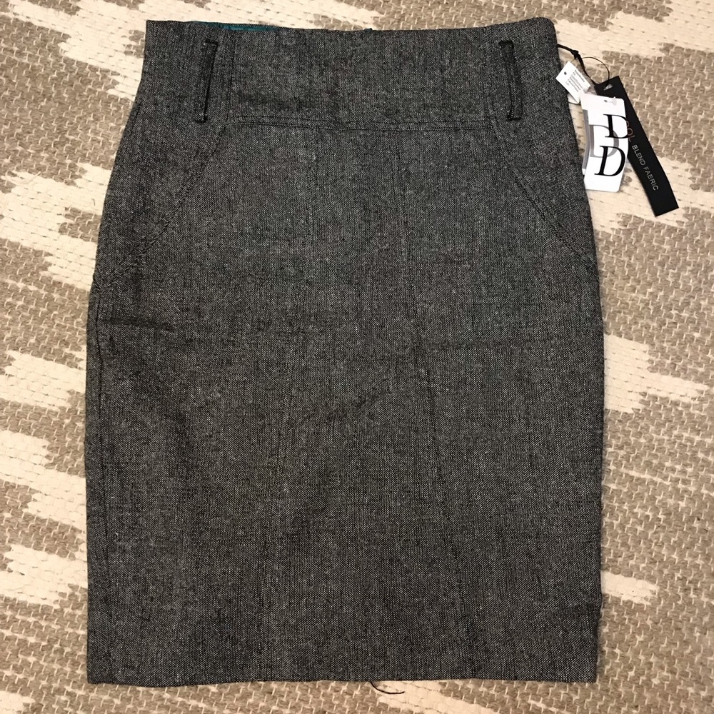 Sharp looking pencil skirt size 8 - Picture 1 of 4